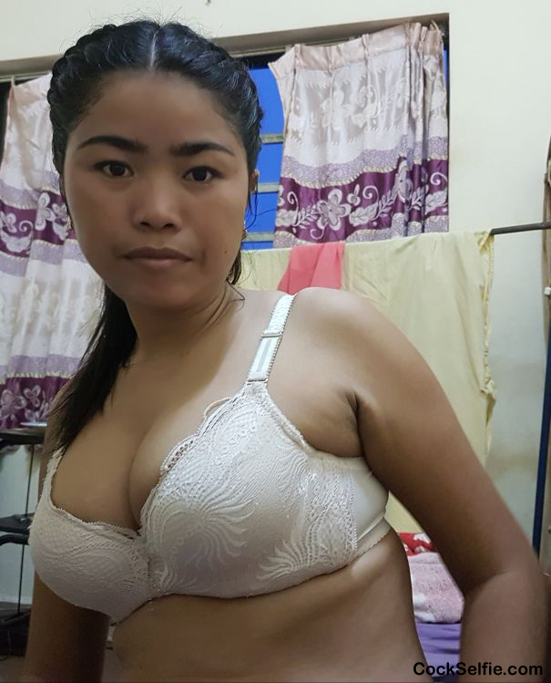 Cambodian pornstar Dareen Khmer girl - Cock Selfie