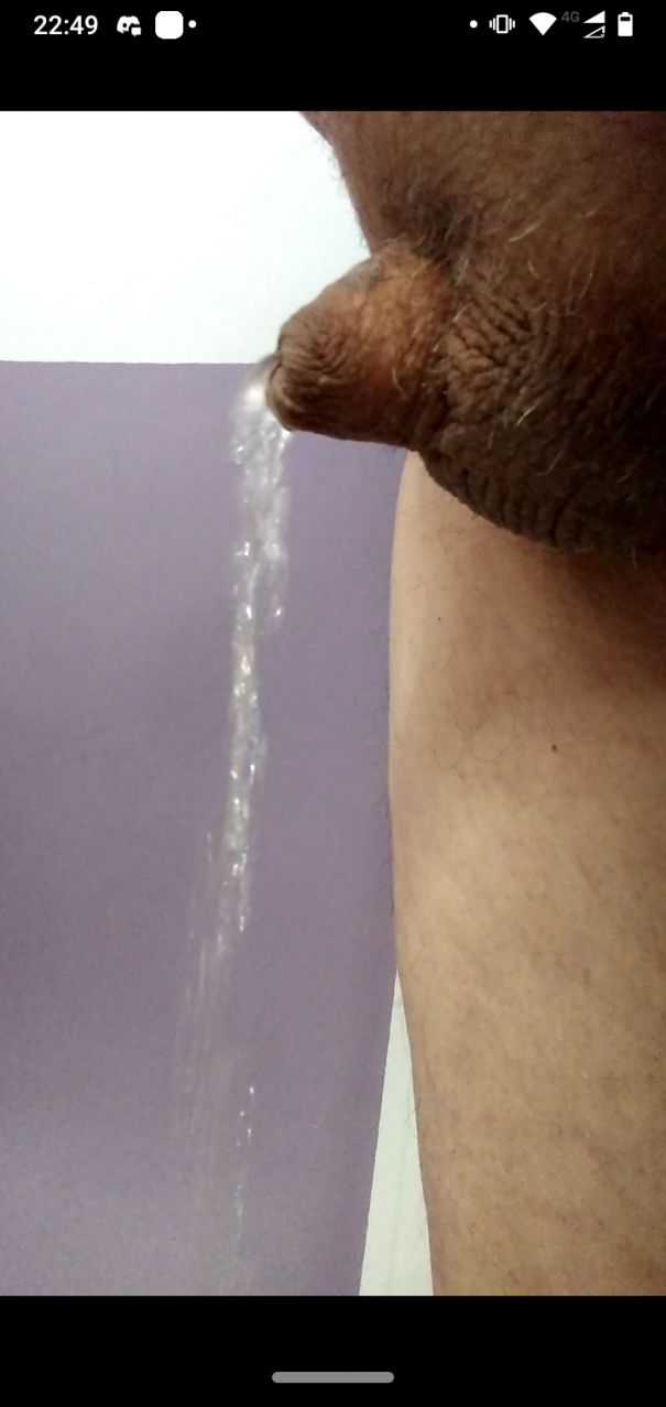 My Acorn peeing - Cock Selfie