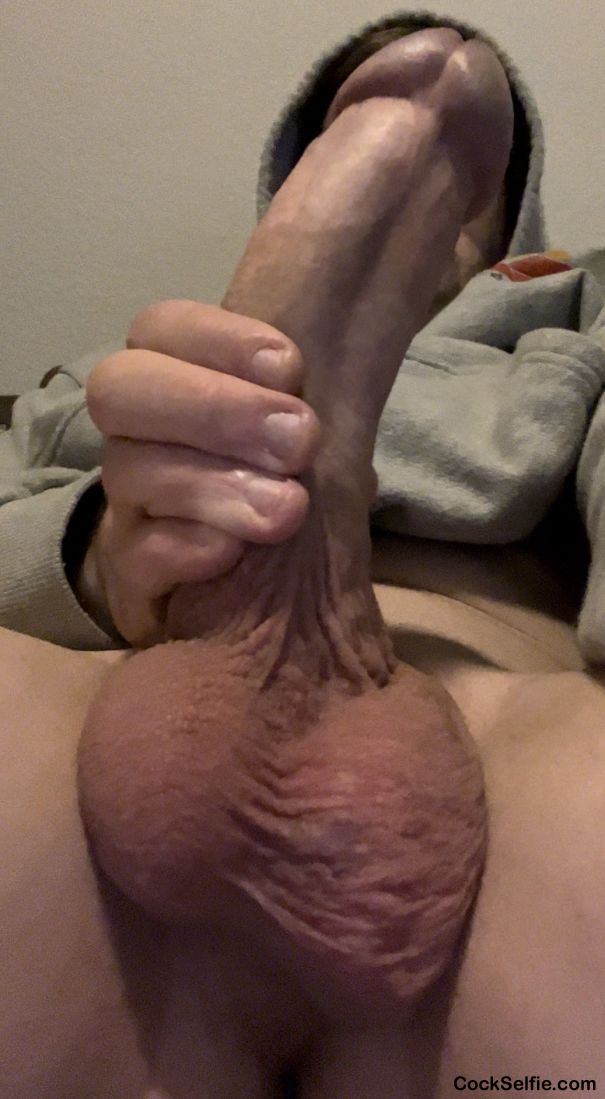 Looking for a footjob on my fat thick cock! Send feet pics, ill pay for them! - Cock Selfie
