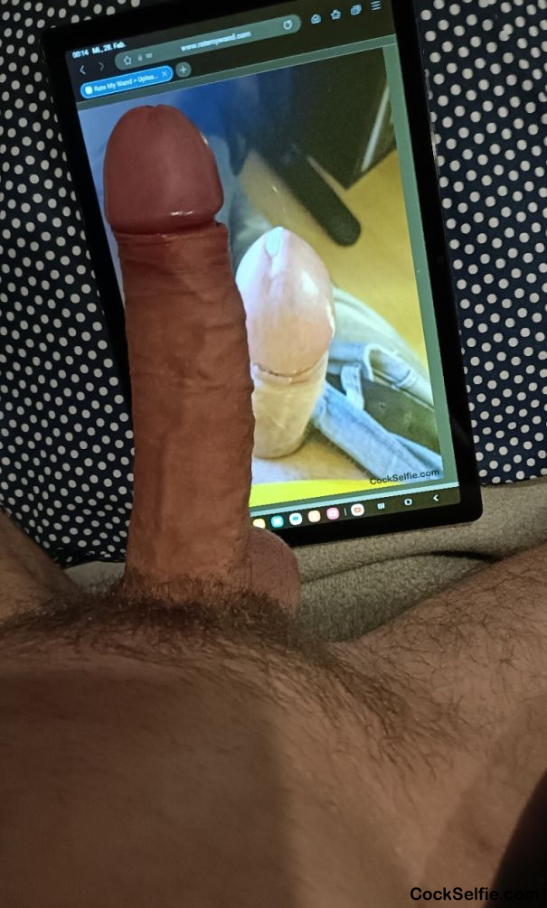 Who is bigger than this higher cock? Make contributes with my dick on screen - Cock Selfie