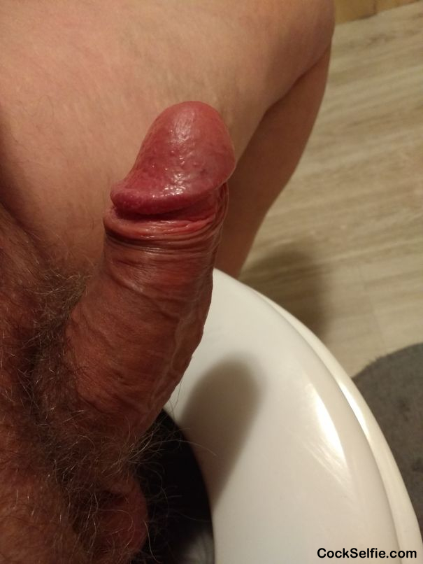 Love looking at all the pussies and cocks on here. - Cock Selfie