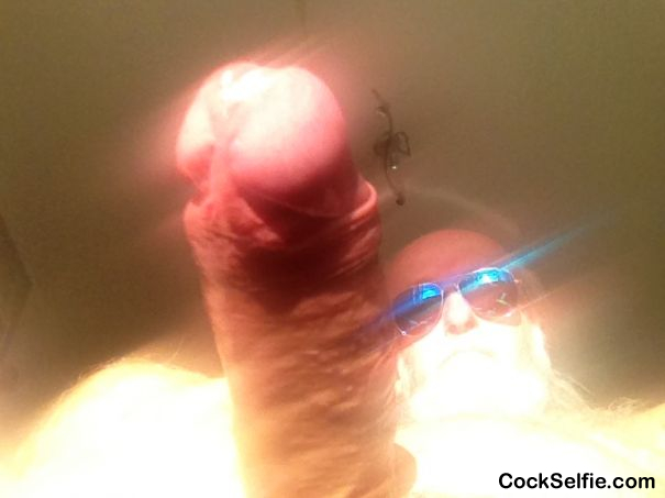 The next best thing to slowly wank befo you buttered up spreadin my thighs wide in the sun - Cock Selfie