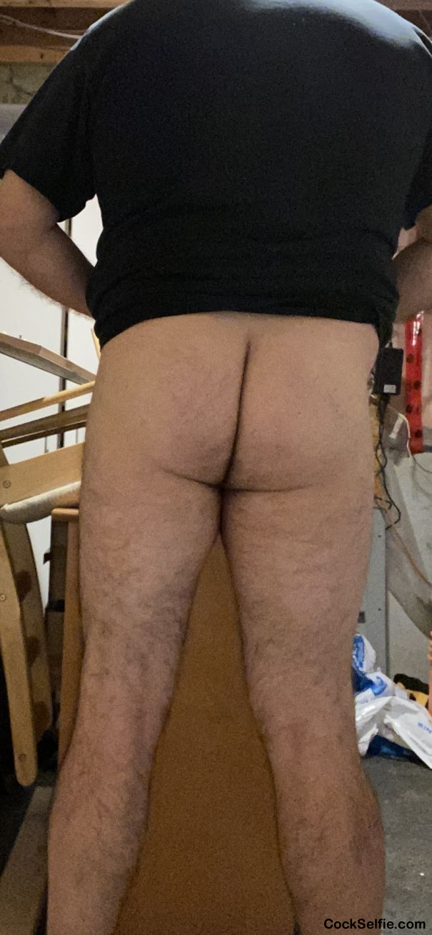 Nice ass at the gym - Cock Selfie